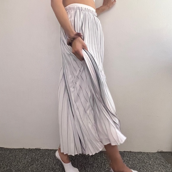 🛑 SOLD 🛑 AJE Femme Pleated MIDI Skirt Ivory/Black • Size 12 • RRP $425 BNWT - Picture 11 of 13